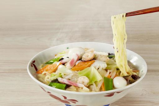野菜たっぷりちゃんぽん はしあげ 野菜たっぷりちゃんぽん はしあげの写真