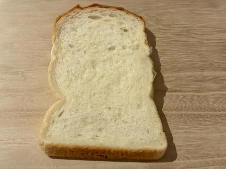 正面から見た食パン 正面から見た食パン 食パン,パン,食事の写真素材