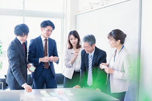 ライフスタイル 研究,会議室,スーツの写真素材