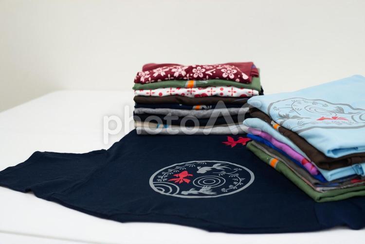 畳んだTシャツのイメージ tシャツ,和柄,生活の写真素材