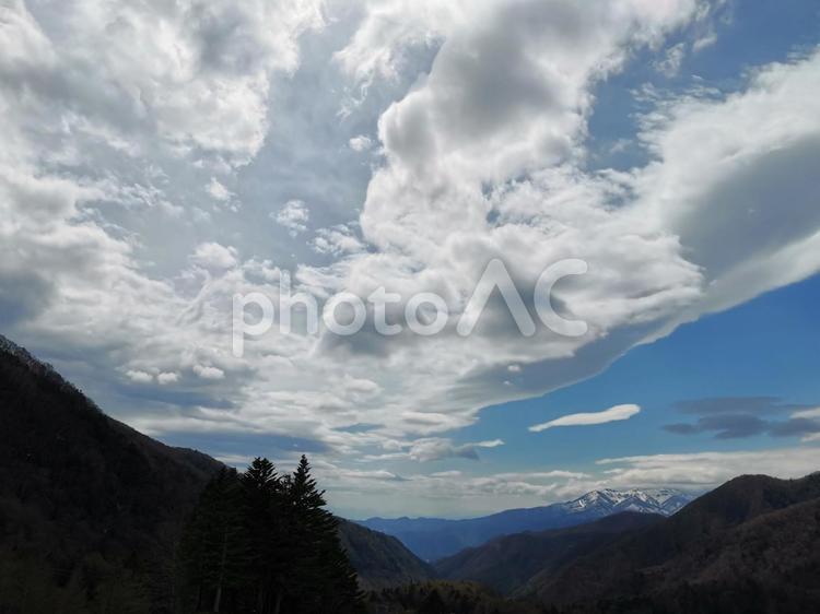 澄んだ空気と山並み 風景,自然,山脈の写真素材