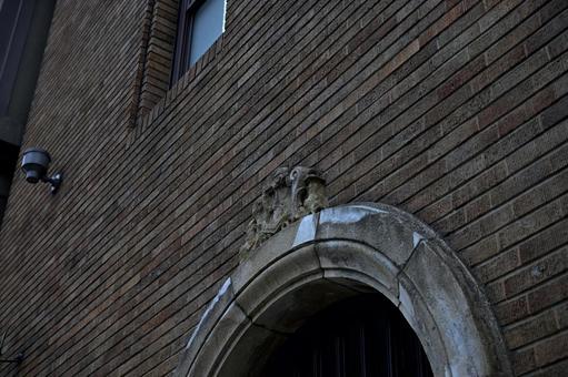 歴史を感じるタイル作りの建物 大阪,建物,歴史の写真素材