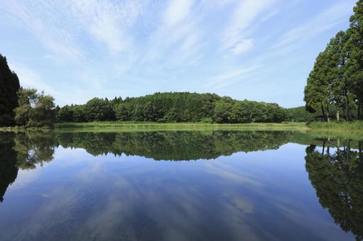 竜王ヶ淵、龍王ヶ渕【奈良県宇陀市】 龍王ヶ渕,湖畔,水鏡の写真素材
