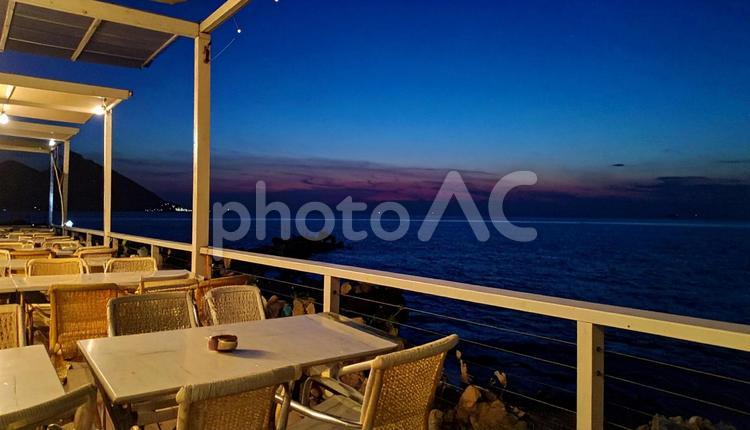 海が見えるカフェテラス カフェテラス,テラス席,海の写真素材