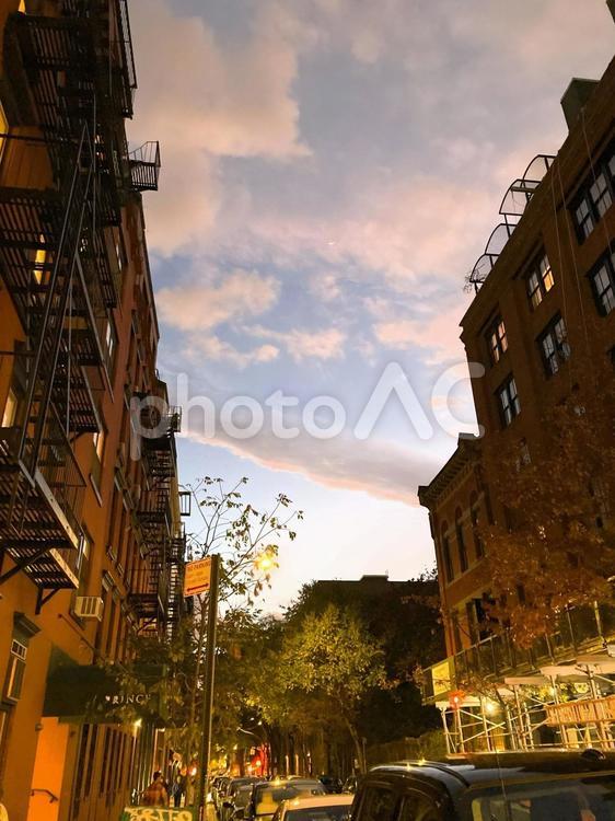 夕暮のプリンスストリート soho,ニューヨーク,ソーホーの写真素材
