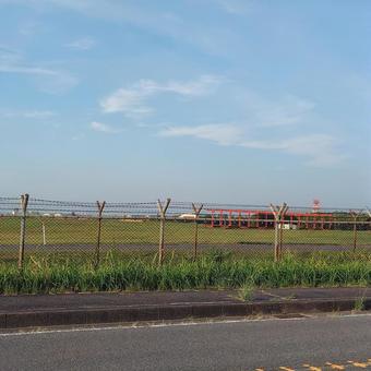 空と緑が美しい、大和の米軍基地 空と緑が美しい、大和の米軍基地 米軍基地,基地,フェンスの写真素材