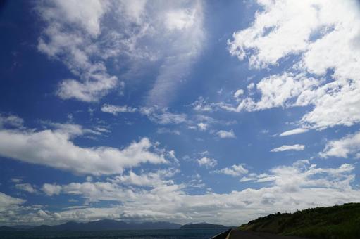 晴れた日の空の風景 晴れた日の空の風景 晴れ,空,雲の写真素材