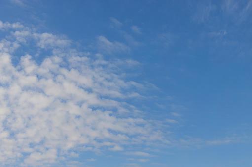 青い空と白い雲 青空,雲,背景の写真素材