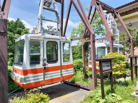 姥子駅前 昔のゴンドラの展示(二代目) 姥子駅前 昔のゴンドラの展示(二代目) 箱根ロープウェイ,姥子駅,二代目ゴンドラの写真素材