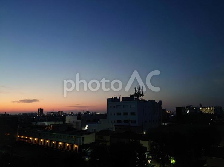 朝焼けの街 朝焼け,夜明け,街の写真素材