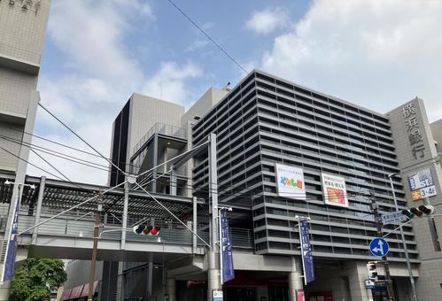 青葉台駅前と青葉台東急スクエア 青葉台駅前と青葉台東急スクエア 青葉台駅,青葉台,青葉台駅前の写真素材