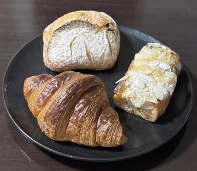 いろいろなパン いろいろなパン 盛り合わせ,パン,フランスパンの写真素材