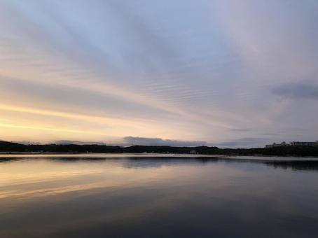 夕暮れの海 夕暮れ,夕方,影の写真素材