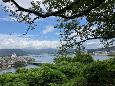 山城から海を眺める 山城から海を眺めるの写真