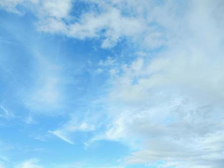 【空の写真】秋空 【空の写真】秋空 秋空,空,雲の写真素材