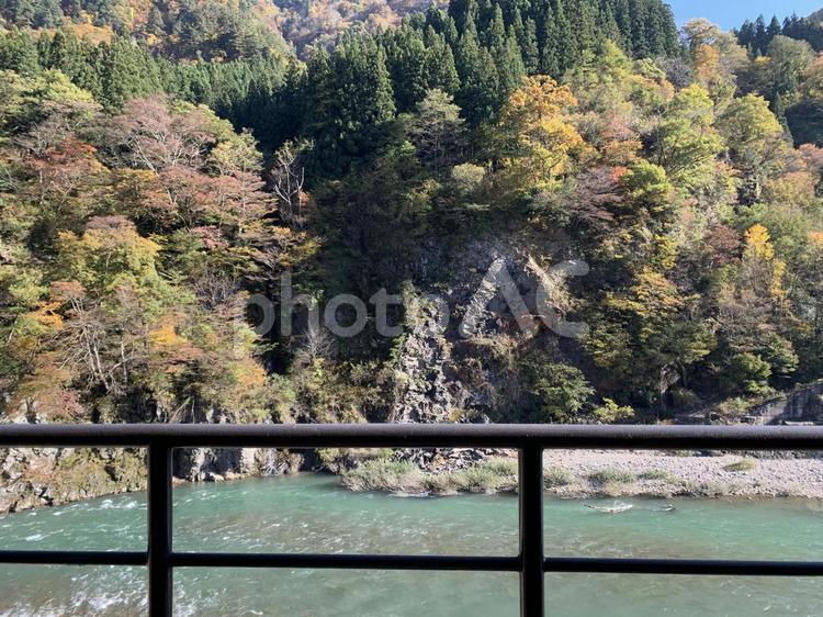 五箇山の山景色 風景,川,秋の写真素材