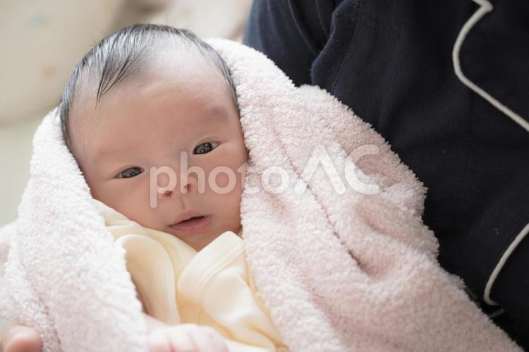 優しい光と赤ちゃん(その３７) 赤ちゃん,日本人,子供の写真素材