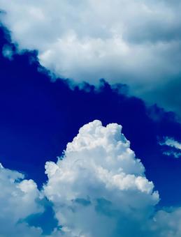 もくもく湧き上がる雲 もくもく湧き上がる雲の写真