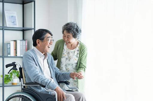 在宅介護 在宅介護 介護,車椅子,シニアの写真素材
