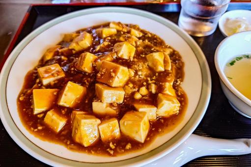 マーボー豆腐丼 マーボー豆腐丼 麻婆豆腐,マーボー豆腐,料理の写真素材