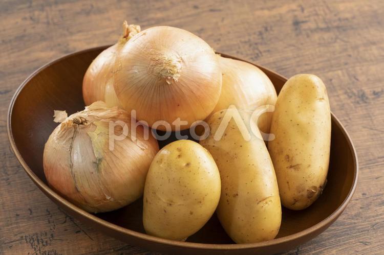玉ねぎとじゃがいも　 玉ねぎ,タマネギ,玉葱の写真素材