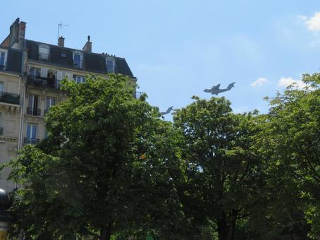 フランス、パリ、革命記念日の航空ショー フランス、パリ、革命記念日の航空ショー 輸送機,飛行機,戦闘機の写真素材
