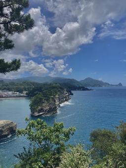 伊豆松島　堂ヶ島縦 風景,自然,岩の写真素材