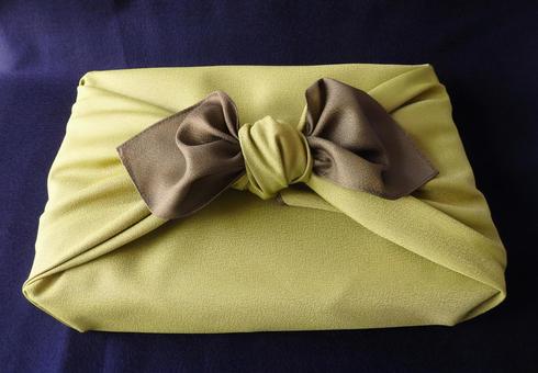 風呂敷包み　贈り物 風呂敷,包み,ギフトの写真素材