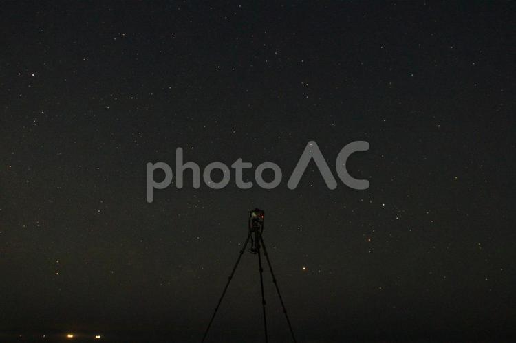 星空を撮影するカメラ 星空,カメラ,三脚の写真素材