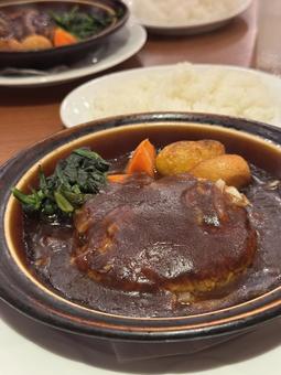 煮込みハンバーグ1 煮込みハンバーグ,ハンバーグ,煮込みの写真素材