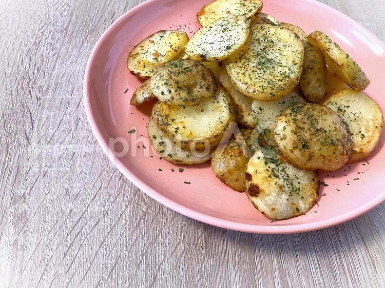 じゃがいもを使った洋風料理 じゃがいも料理,ジャーマンポテト,じゃがいもの写真素材