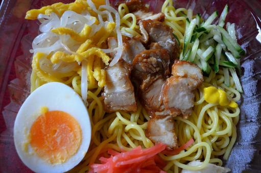 Photo, chilled ramen, roasted pork fillet, egg, 
