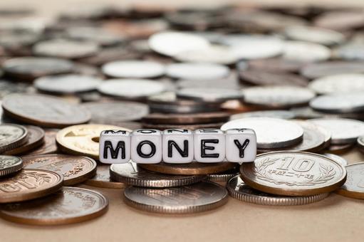 コインとMONEYのアルファベットビーズ コインとMONEYのアルファベットビーズ お金,金融,通貨の写真素材