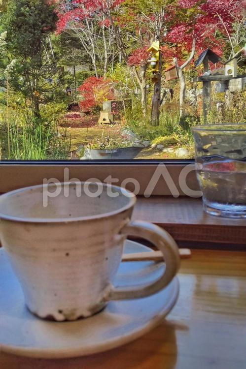 美しいカフェの窓辺  カフェ,コーヒー,窓辺の写真素材