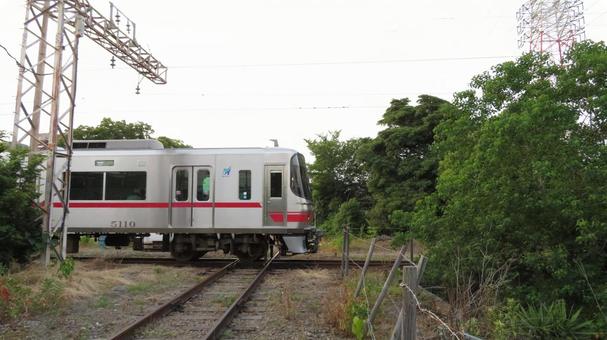 Meitetsu train passing through Diamond Cross, JPG