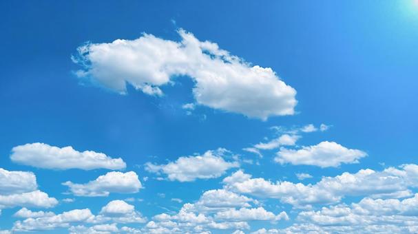 背景 白い雲と青い空 背景 白い雲と青い空の写真