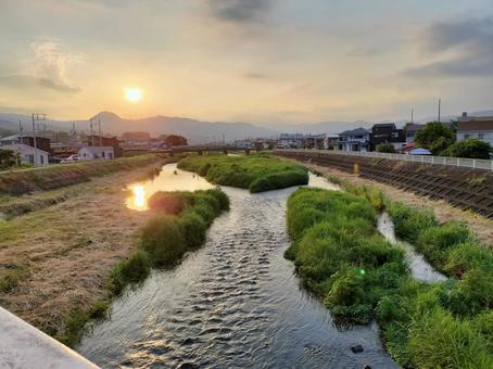 日本の川と夕日 日本の川と夕日 日本,田舎,風景の写真素材