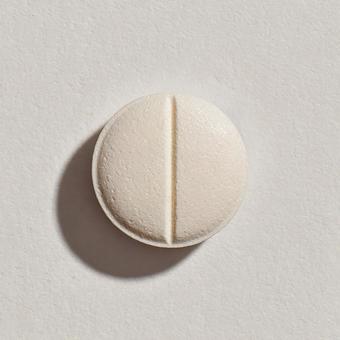 白い錠剤のマクロクローズアップの写真