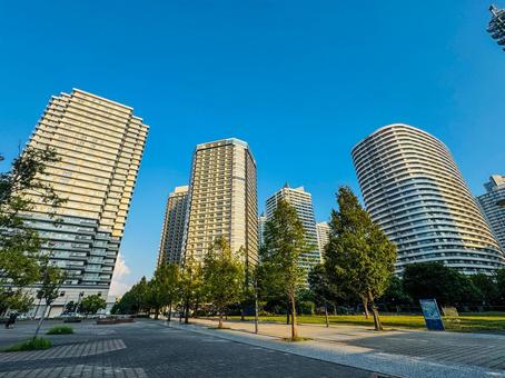 みなとみらいのタワーマンション みなとみらいのタワーマンション タワマン,タワー,マンションの写真素材