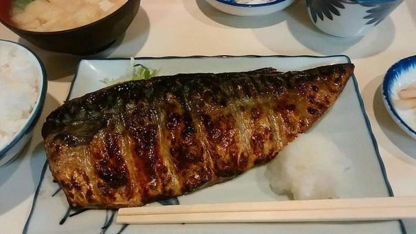 さばの塩焼き さばの塩焼きの写真
