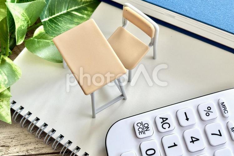 学費・教育費・児童手当 教育費,学費,養育費の写真素材