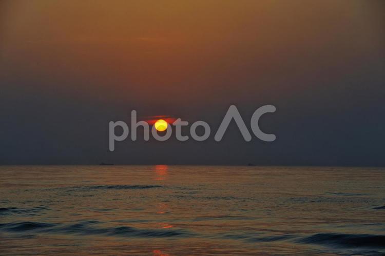 夕暮れの海 夕暮れの海,夕焼け,sunsetの写真素材
