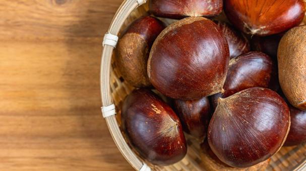 栗 愛媛県産 栗,愛媛県産,竹ざるの写真素材