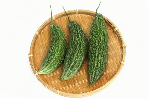 ゴーヤ収穫 植物,野菜,夏野菜の写真素材