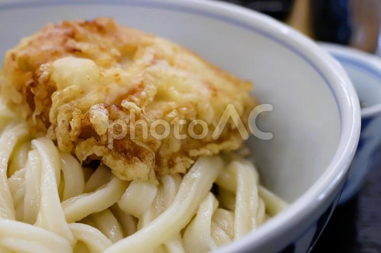 さぬきうどん店のとり天ざるうどん 背景,とり天,ざるうどんの写真素材