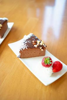 チョコレートケーキと苺 チョコレートケーキ,チョコケーキ,ケーキの写真素材