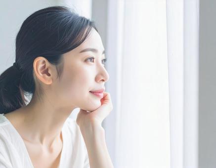 美容・スキンケア 女性 横顔 7 美容・スキンケア 女性 横顔 7の写真