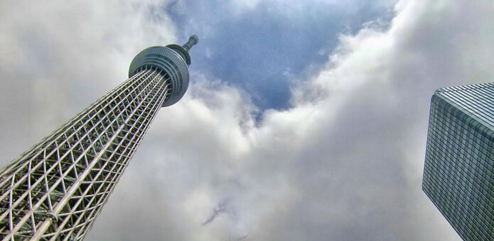 曇り日の東京スカイツリー-136 東京スカイツリー,曇り日,雲の写真素材