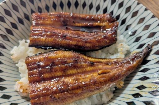 うなぎ丼 エネルギー,カロリー,うなぎ丼の写真素材