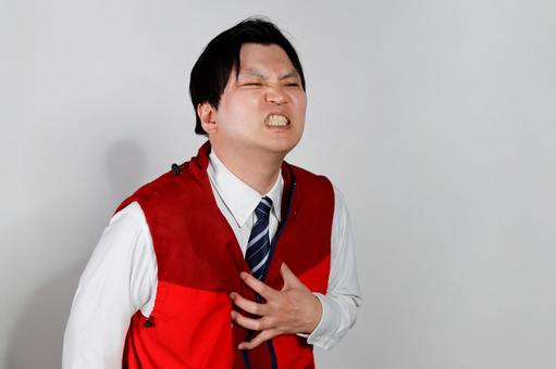 胸の痛みに苦しむ男性 胸の痛みに苦しむ男性 男性,痛み,胸痛の写真素材